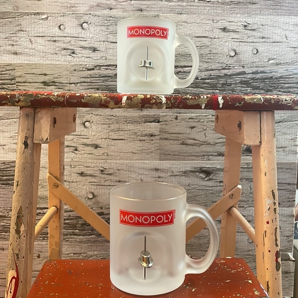 (Set of 2) Monopoly Frosted Glass Mugs with Spinning Hat Piece - Picture 2 of 12